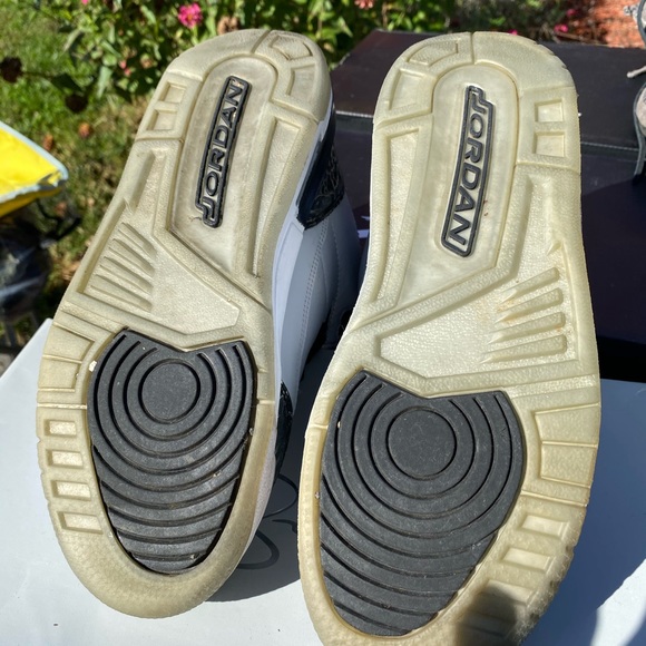 Air Jordan Retro 3 - Picture 3 of 3